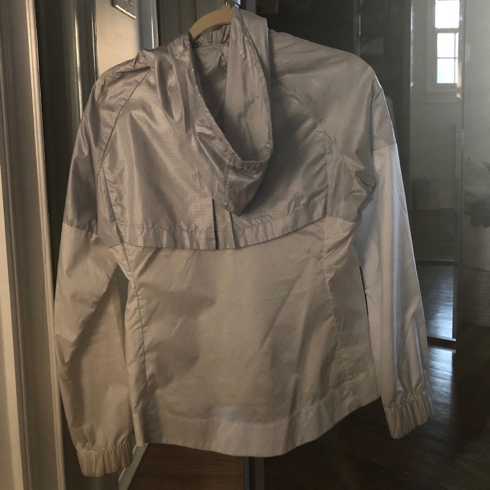 Cute and simple Nike windbreaker